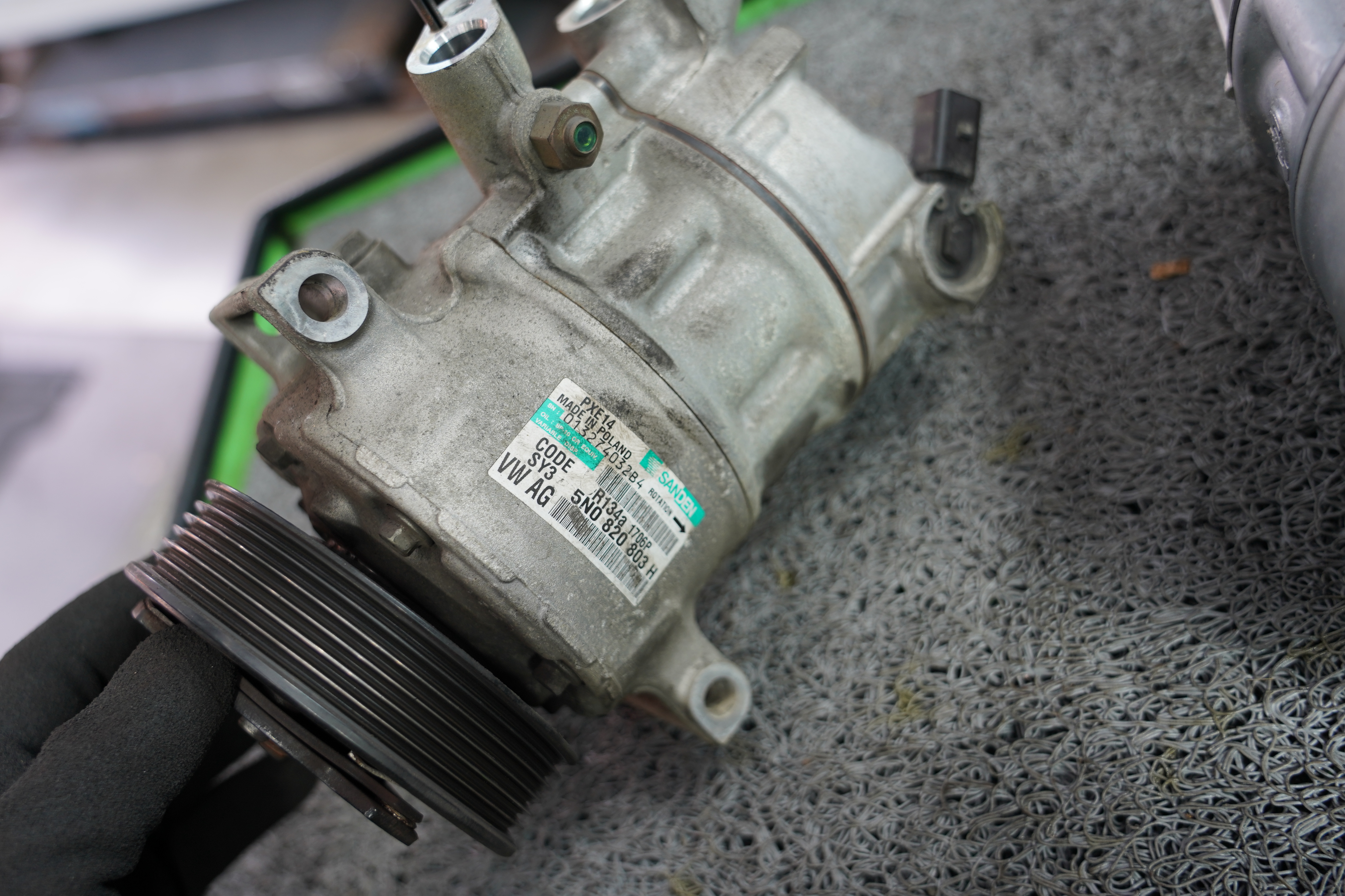 아우디 에어컨콤프레셔 고장