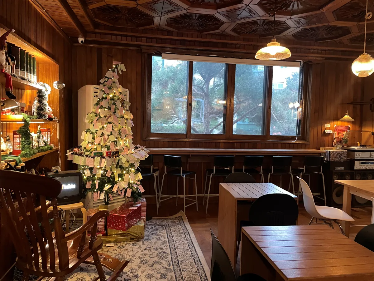 경기도-크리스마스-트리있는-분위기-좋은-카페-공간상점-part.2