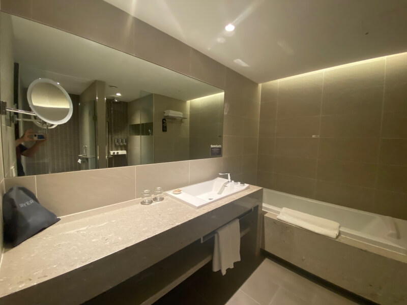 글래드-하우스-욕실