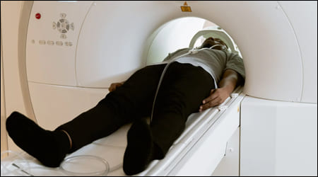 검사를 받고 있는 환자