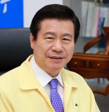 류규하 프로필 나이 고향 학력 재산 경력