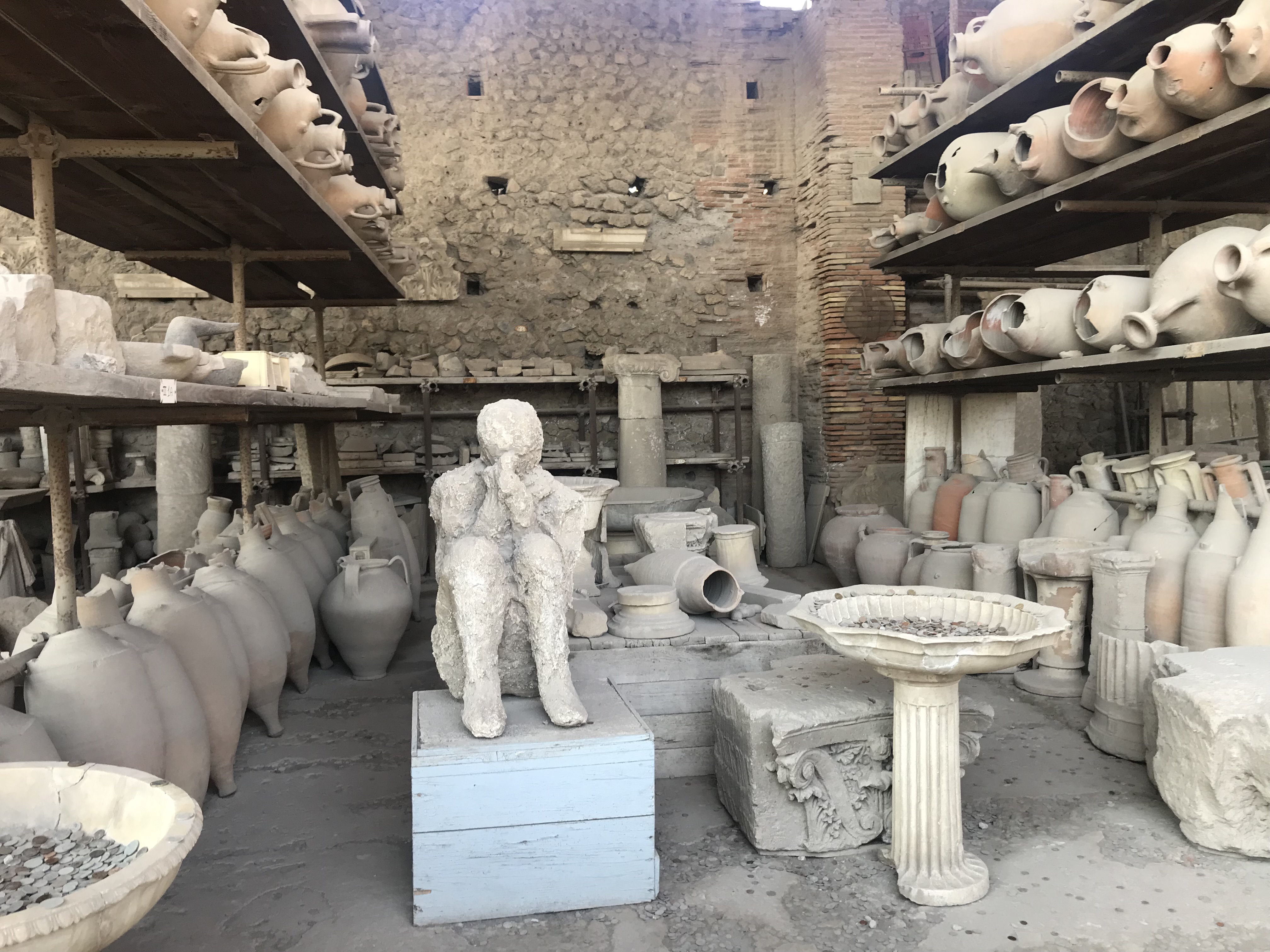 폼페이에서 화산폭발의 흔적