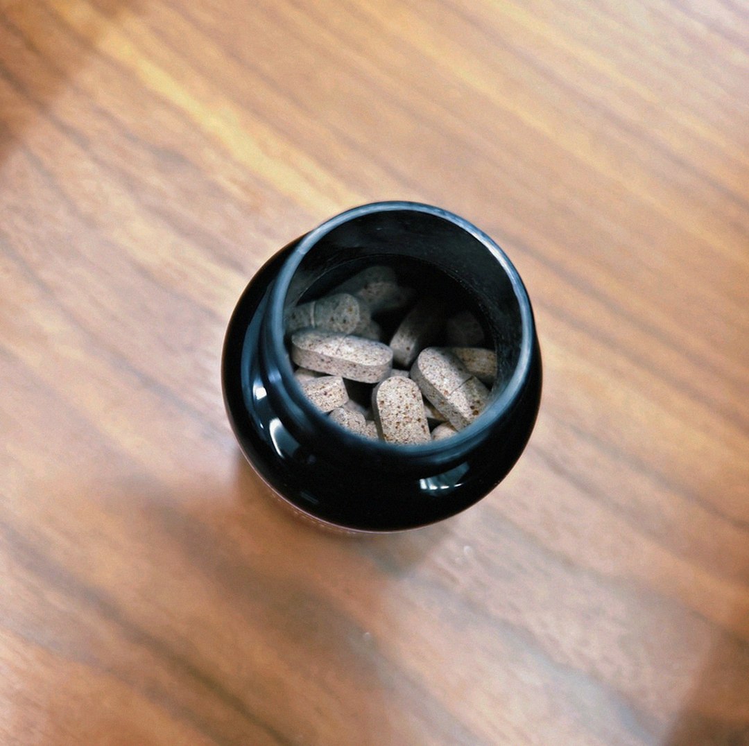 enervia 2.0 supplement bottle on desk