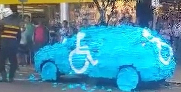 브라질의 불법 주차 차량 응징 퍼포먼스