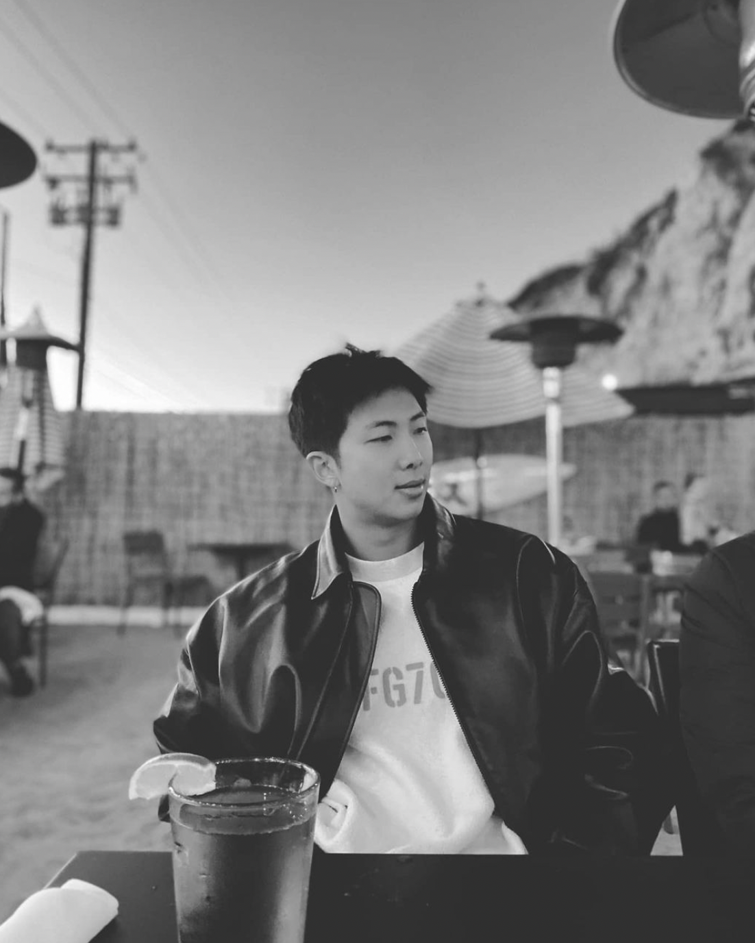 RM 흑백