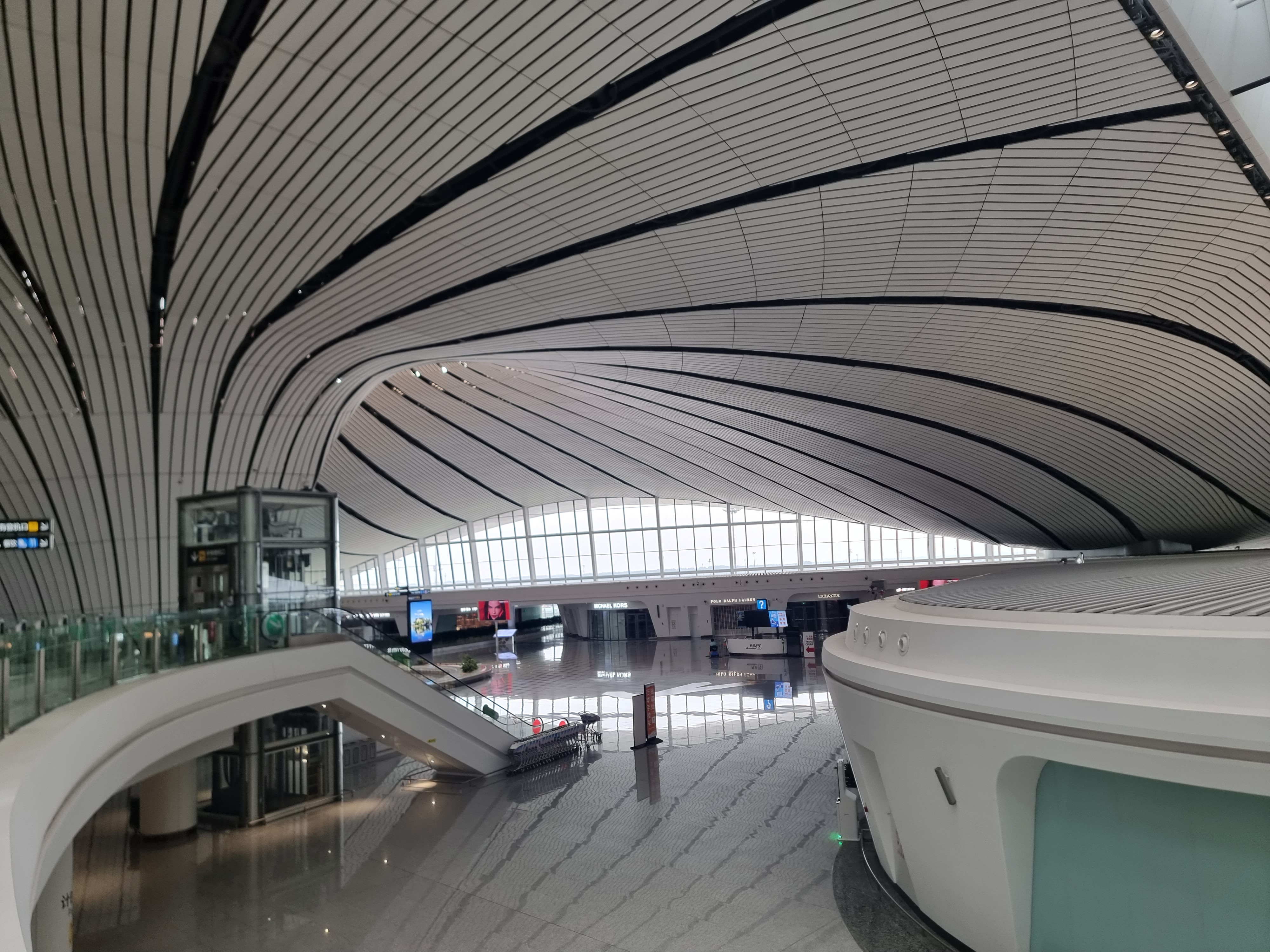 중국 다싱공항의 텅 빈 모습