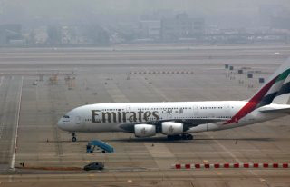 이란 영공 재개방 선언 전쟁 49일 만 배경