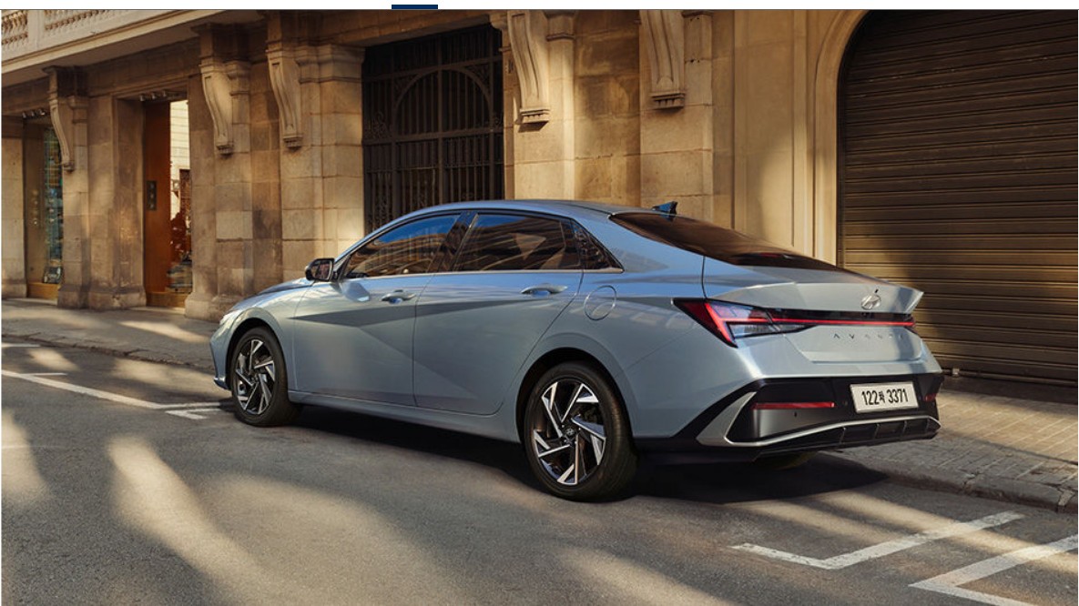 더뉴아반떼-후면