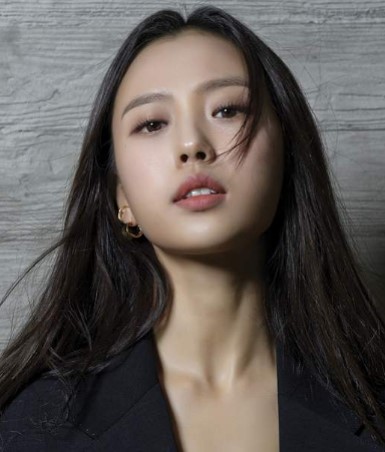 고민시볼륨감