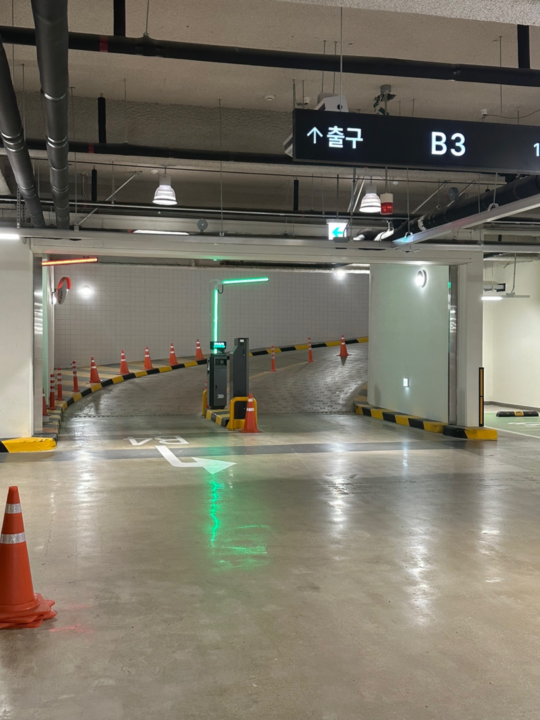 코스트코 평택점 주차장 초입