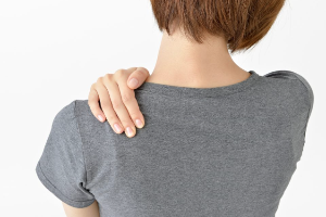 어깨가 안 올라가는 건 왜