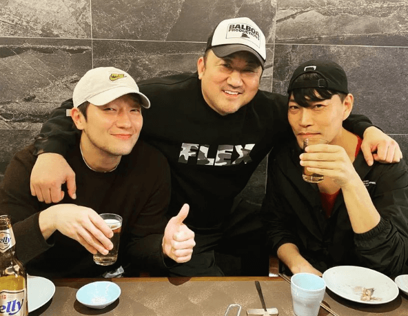 손석구와 범죄도시2 출연 배우들