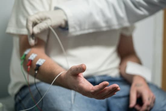 전기 자극 검사 (Electromyography, EMG)
