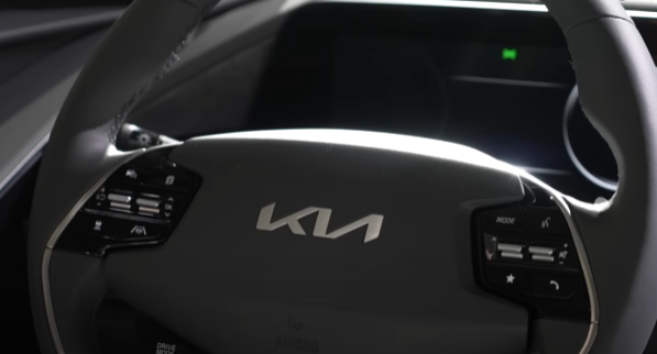 니로하이브리드-핸들-디자인