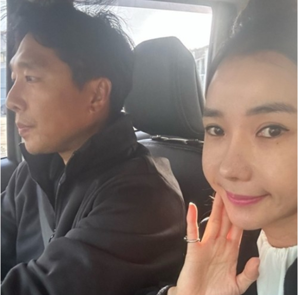 쇼트트랙 국가대표 출신 김동성이 양육비 미지급으로 피소된 가운데&#44; 아내 인민정이 양육비를 보내려고 노력하고 있다며 사과했다. [사진=인민정 인스타그램]