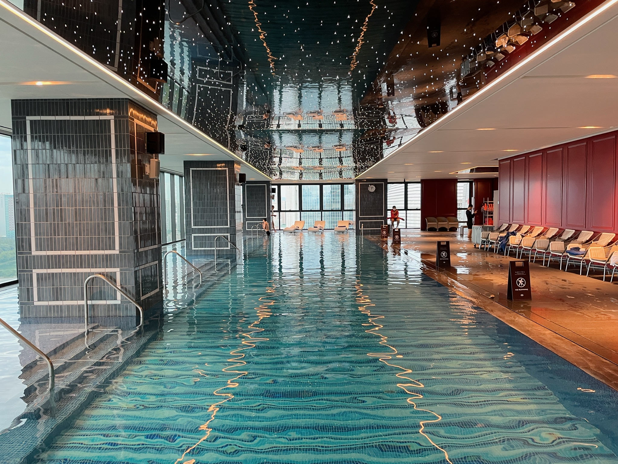 소피텔 앰배서더 서울 실내 수영장