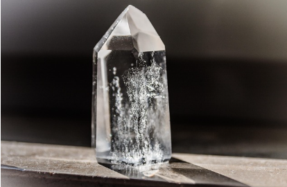 보석은 어떻게 만들어질까? 지구 내부에서 탄생한 결정의 과학