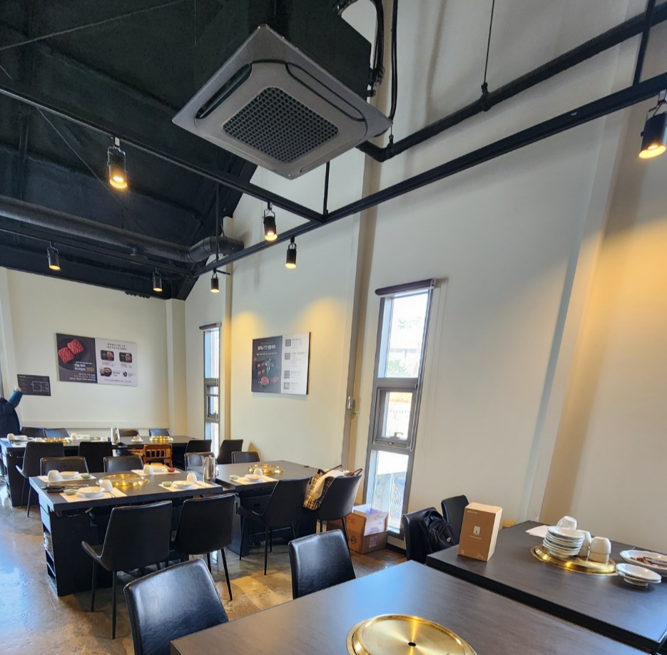 소규모로 작게 만들어진 돌잔치 공간