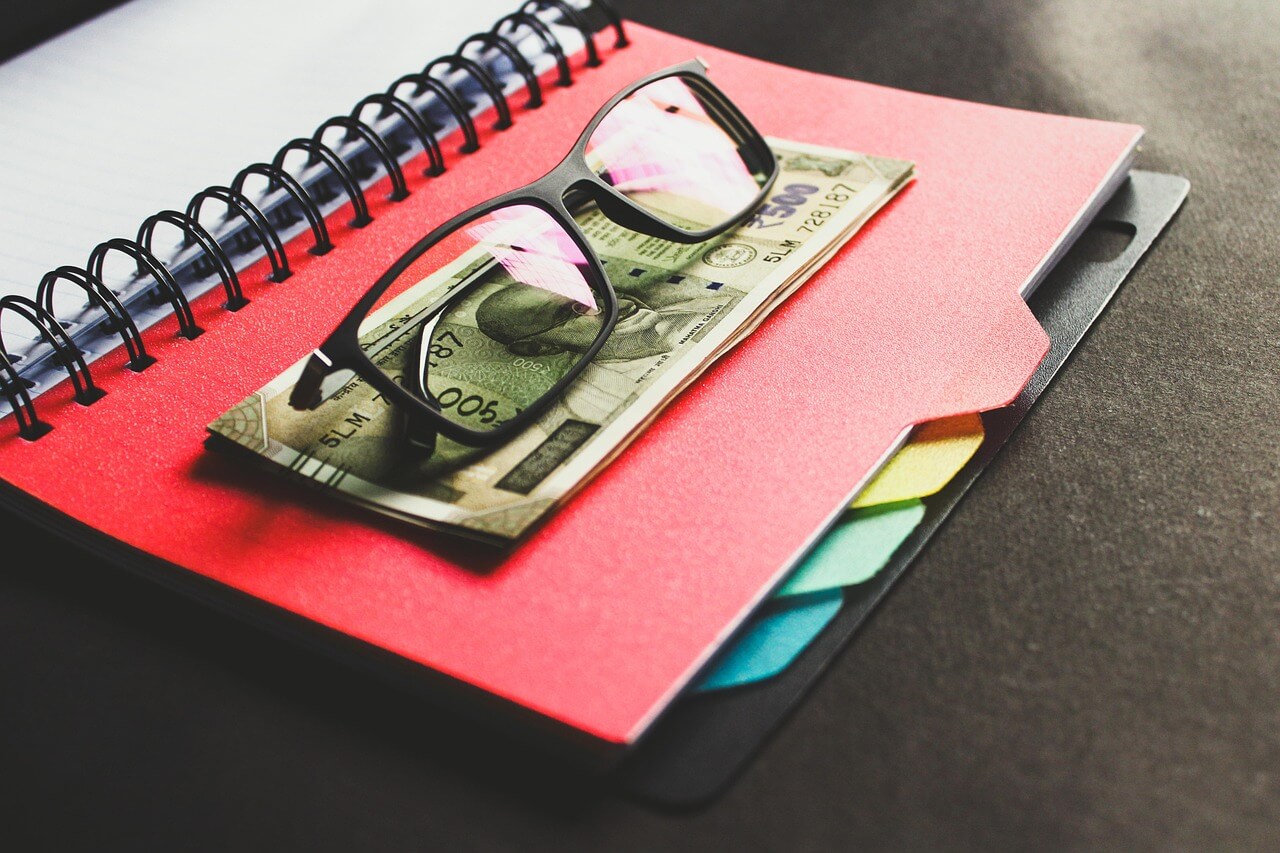 퇴직은행원이 특히 많이 선택하는 재취업&amp;#44; 금융 민원&middot;분쟁 처리 업무란?