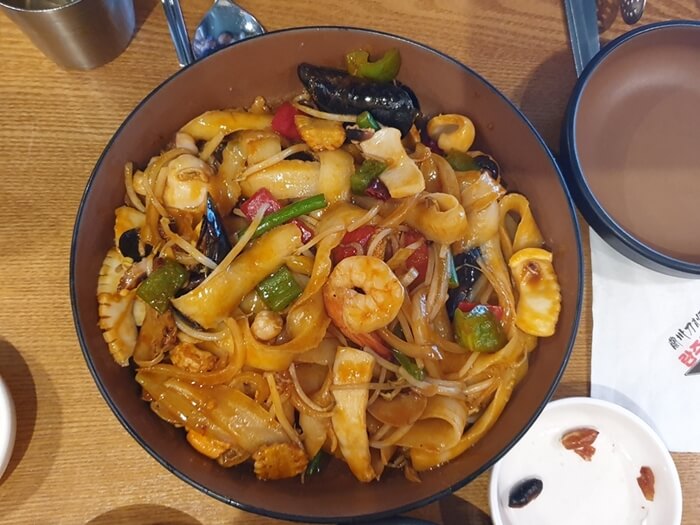 명동-란주칼면