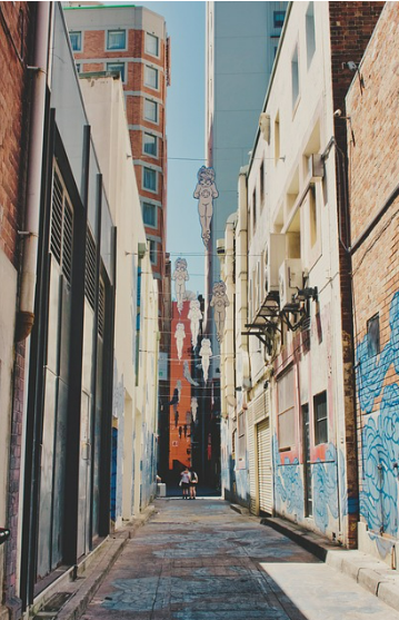 골목길의 숨겨진 예술 작품