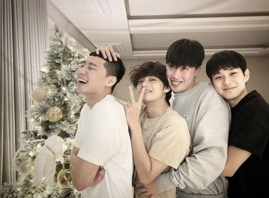 박서준 나이 프로필 학력 고향 작품: '꽃보다 청춘 리미티드 에디션' 납치 전말부터 최신 근황까지