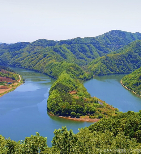 둔주봉 한반도지형 전망대