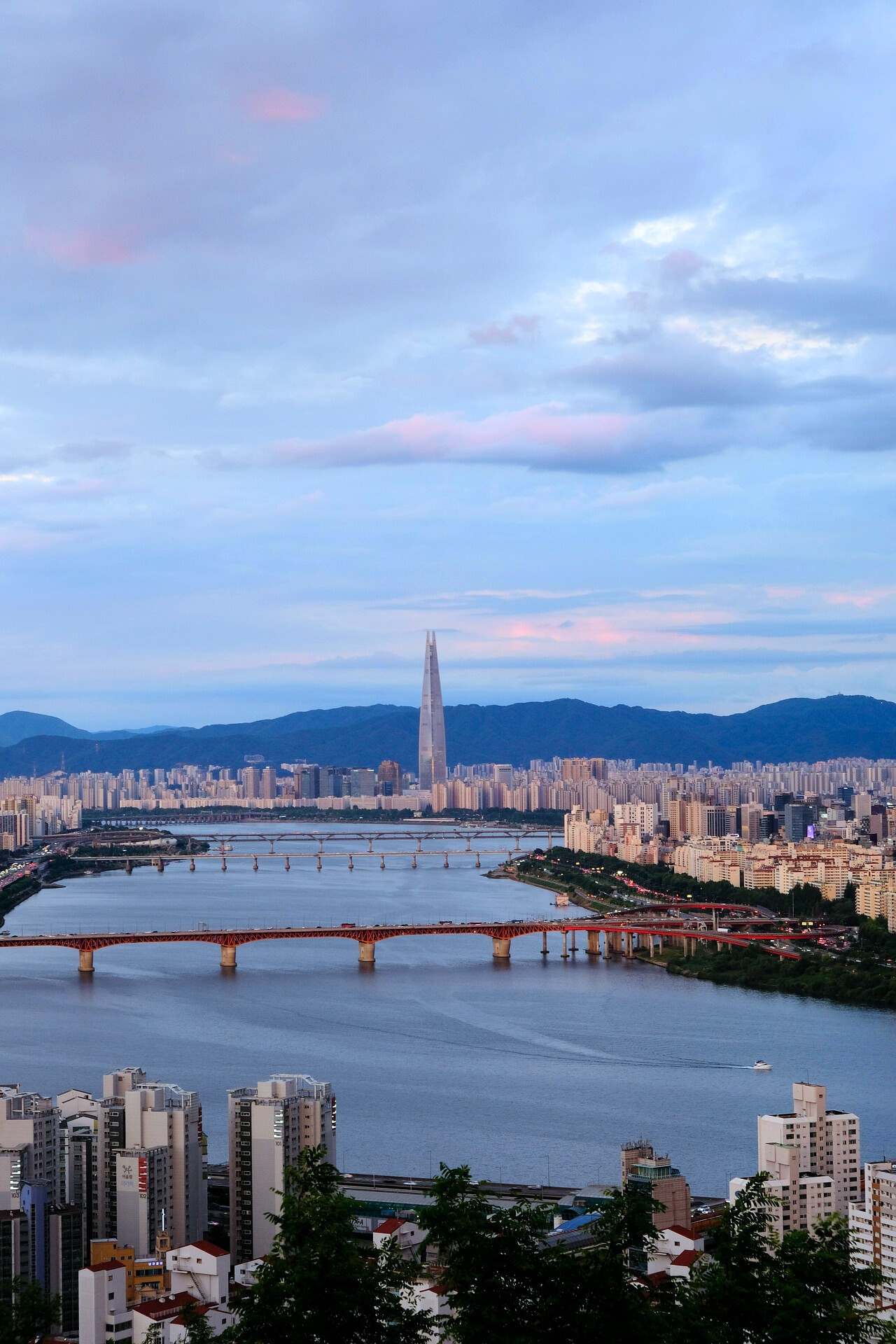 강 일몰 관련 사진