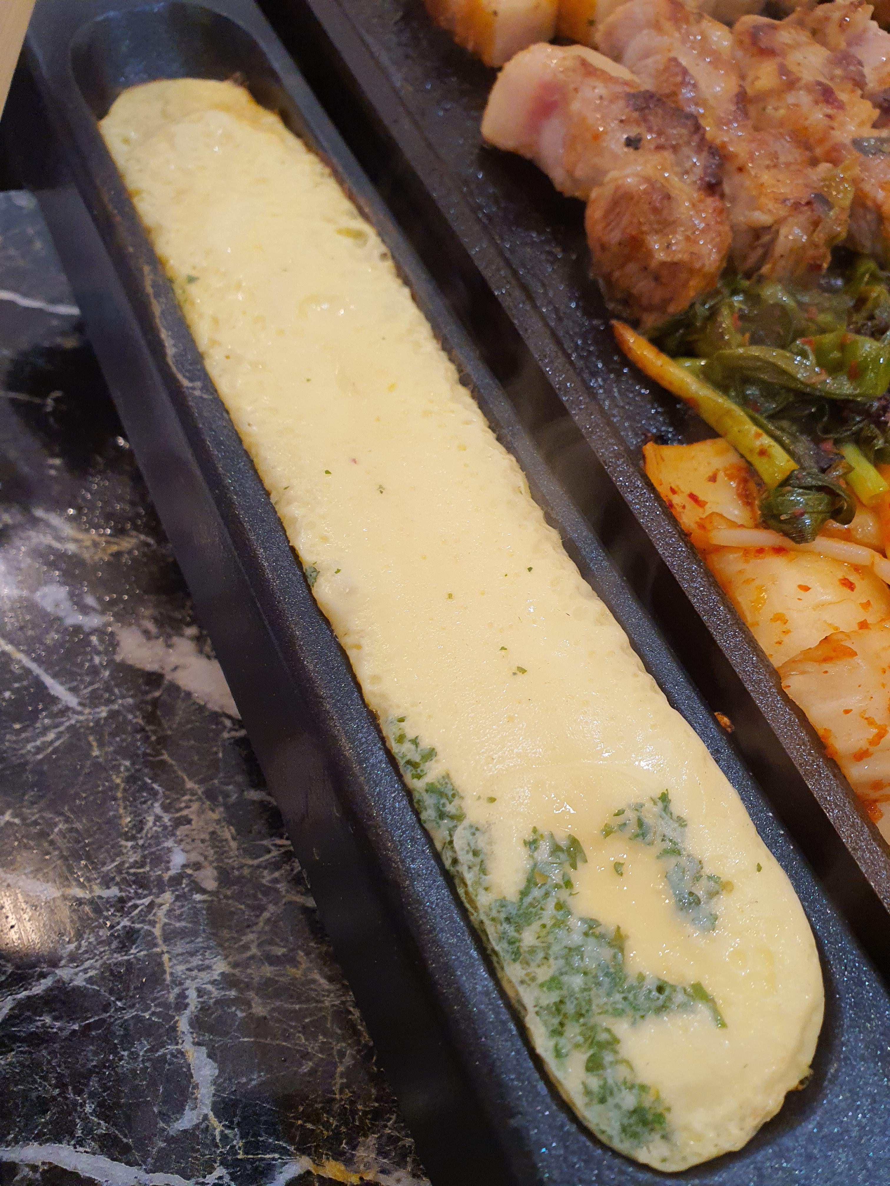 맛있게 구워지고 있는 고기