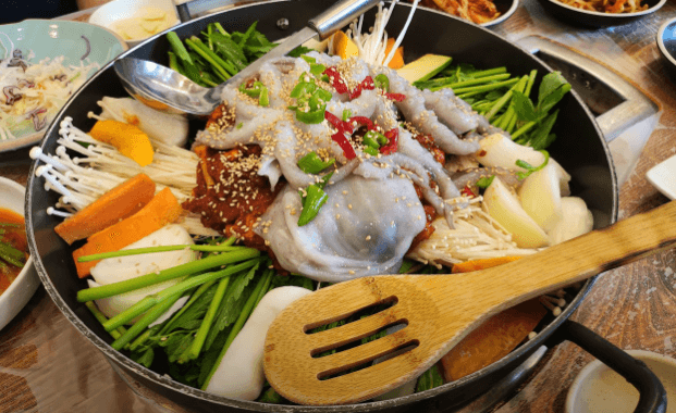 생방송투데이 오리주물럭 오리탕 전복낙지 목포 맛집