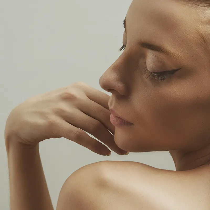 피부노화 걱정 NO! 50대 중년 여성의 빛나는 피부 루틴 비결