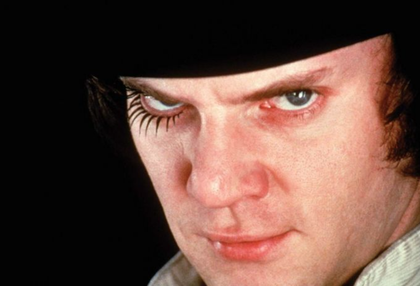 영화 <시계태엽 오렌지> 스틸 컷 한 장면