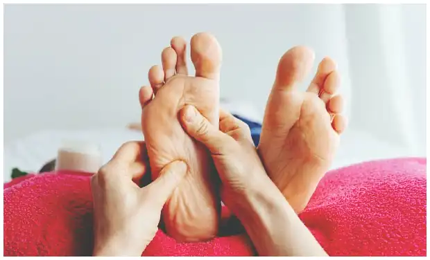 족저 근막염 치료법 (주사, 약, 걷기 중단 방법 등)