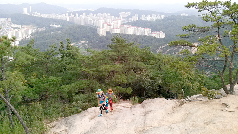 북한산(Bukhansan) 족두리봉에서 사모바위까지