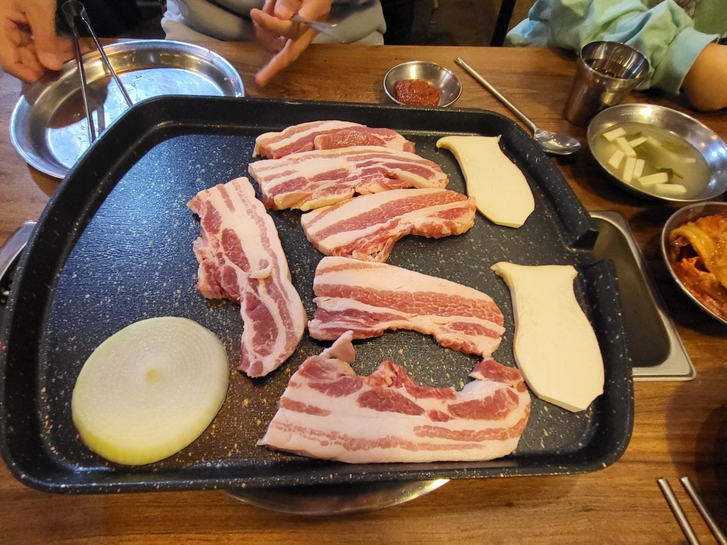 청주 고기집 추천(가경동 돼지먹고오리발 생고기)