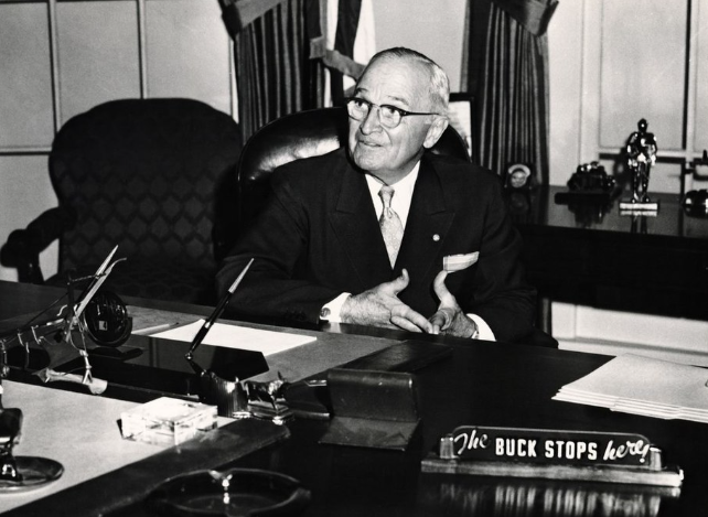 The buck stops here 뜻