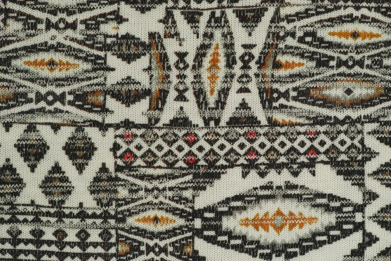 &quot;페루 안데스 직물의 비밀: 색채와 패턴의 문화적 의미&quot;