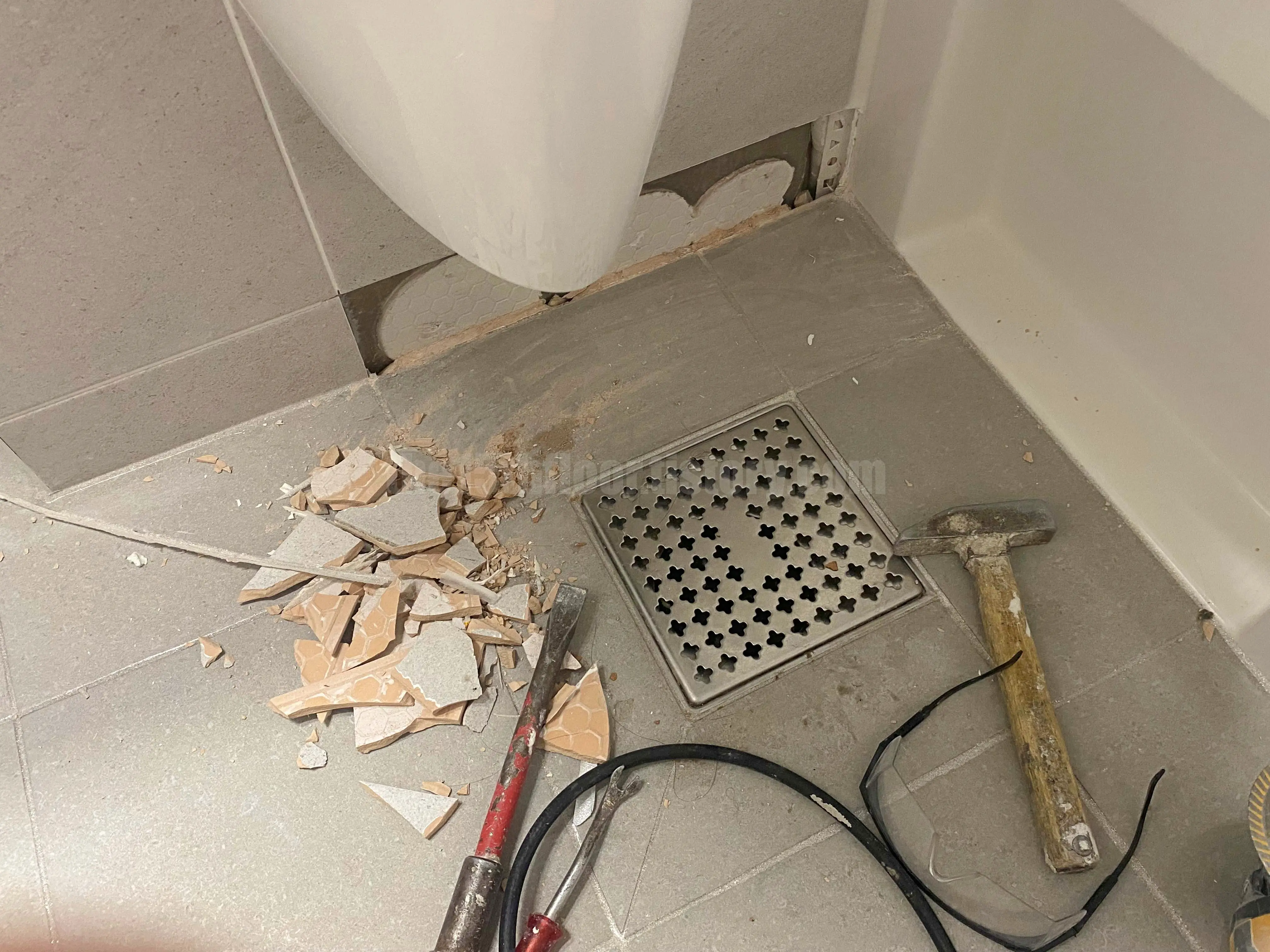  타일 부분 교체 방법 2.