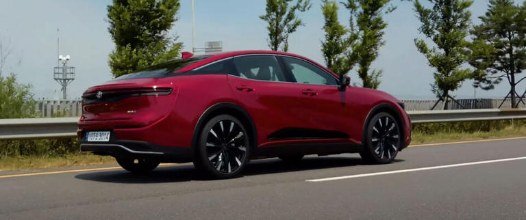 토요타 크라운 vs 제네시스 GV70 주행감각