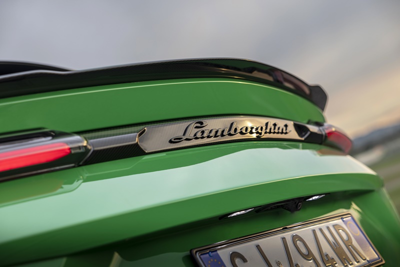 람보르기니 우르스 퍼포만테