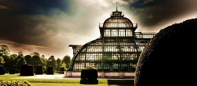 스마트 온실의 에너지 절감 기술 – 태양광, 지열, 신재생에너지 활용