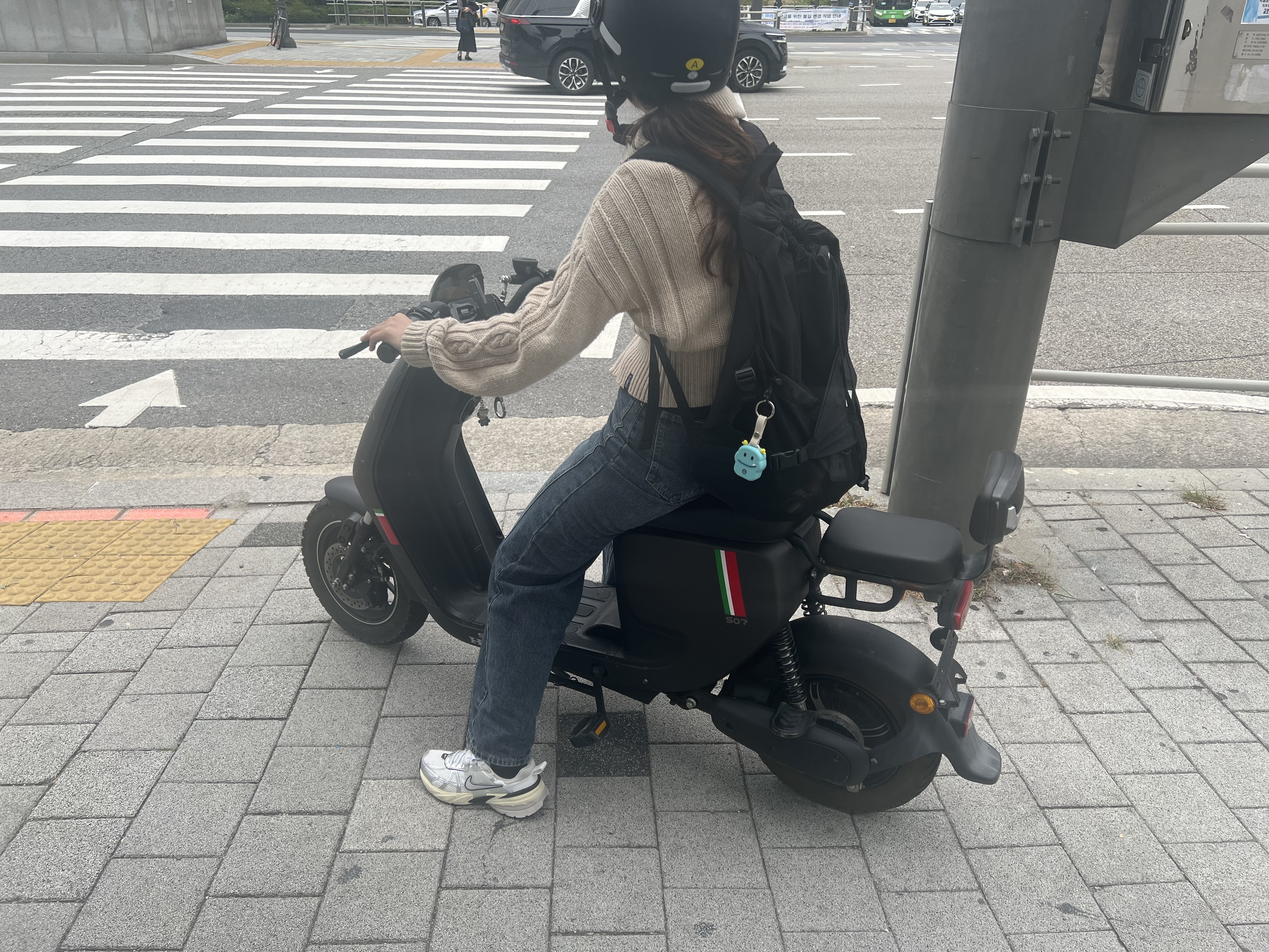 번호판이 없어도 되는 혼다 오토바이