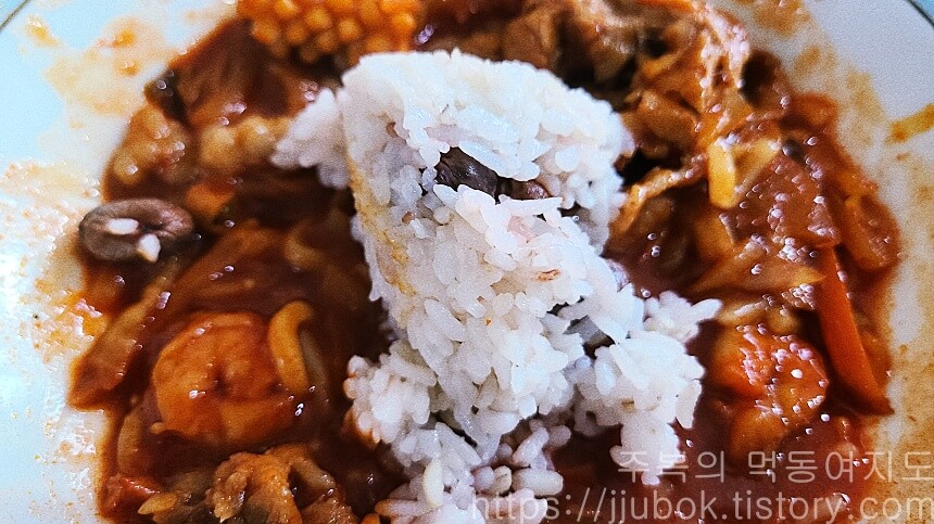 철면수심-차돌볶음짬뽕-공기밥