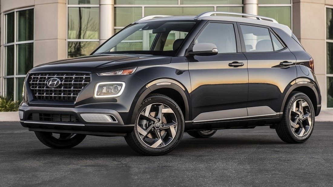 베뉴 전면 사진