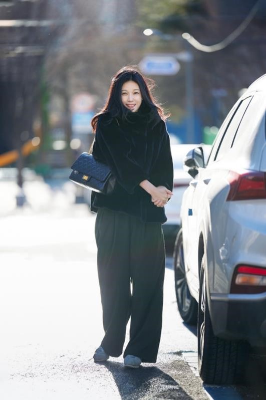 역광(인물의 뒤에서 들어오는 빛)