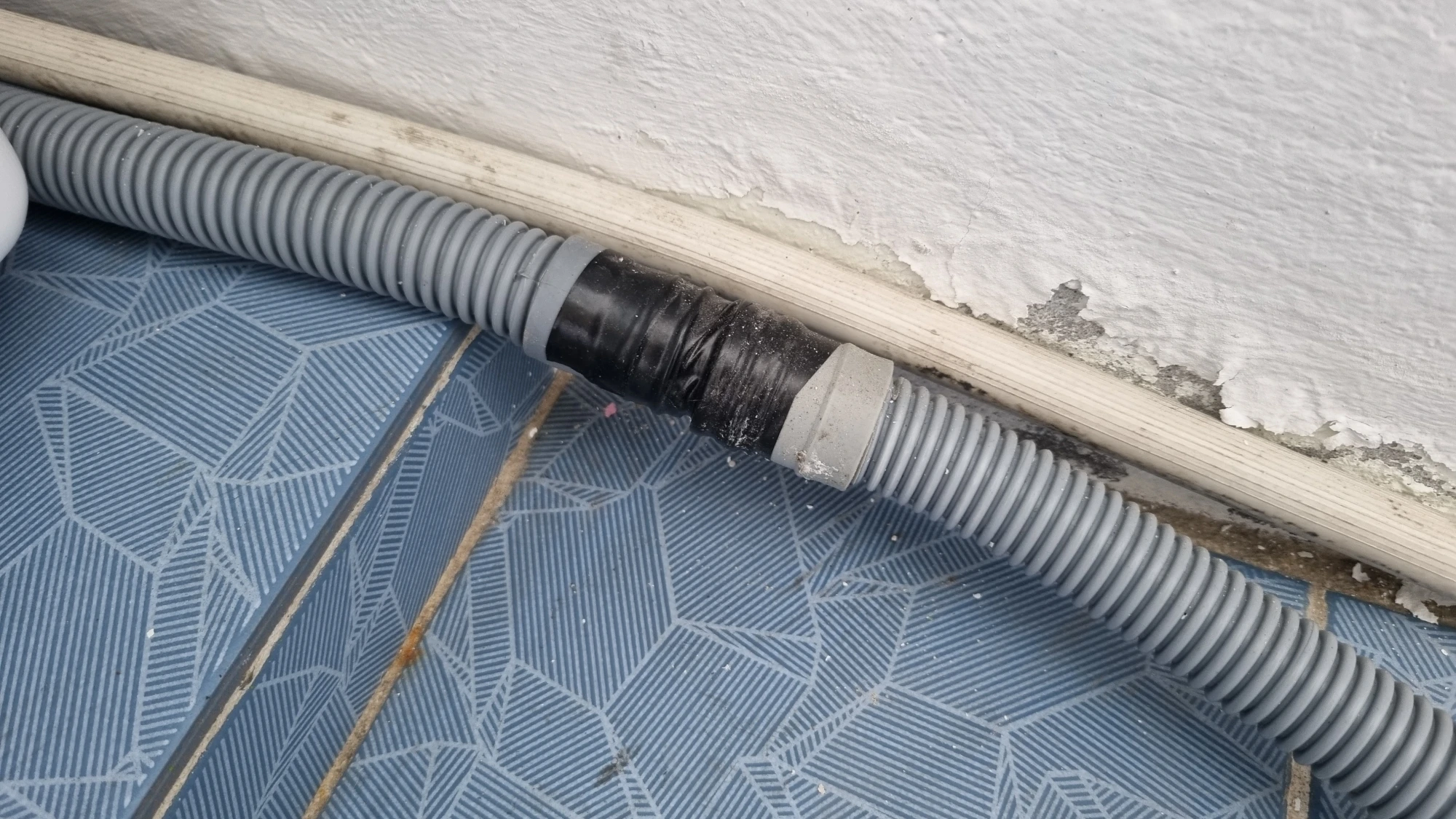 배수관 연결 부위