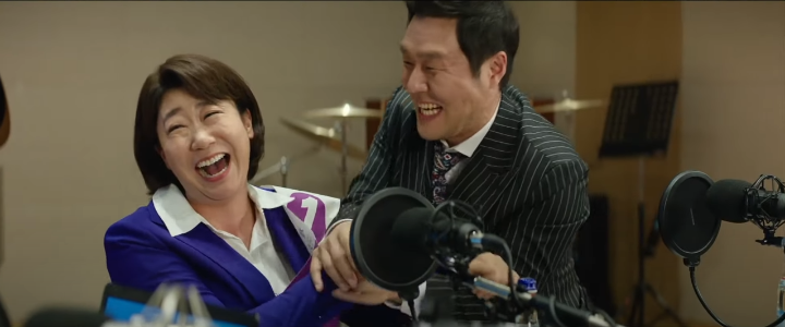 웃고-있는-라미란