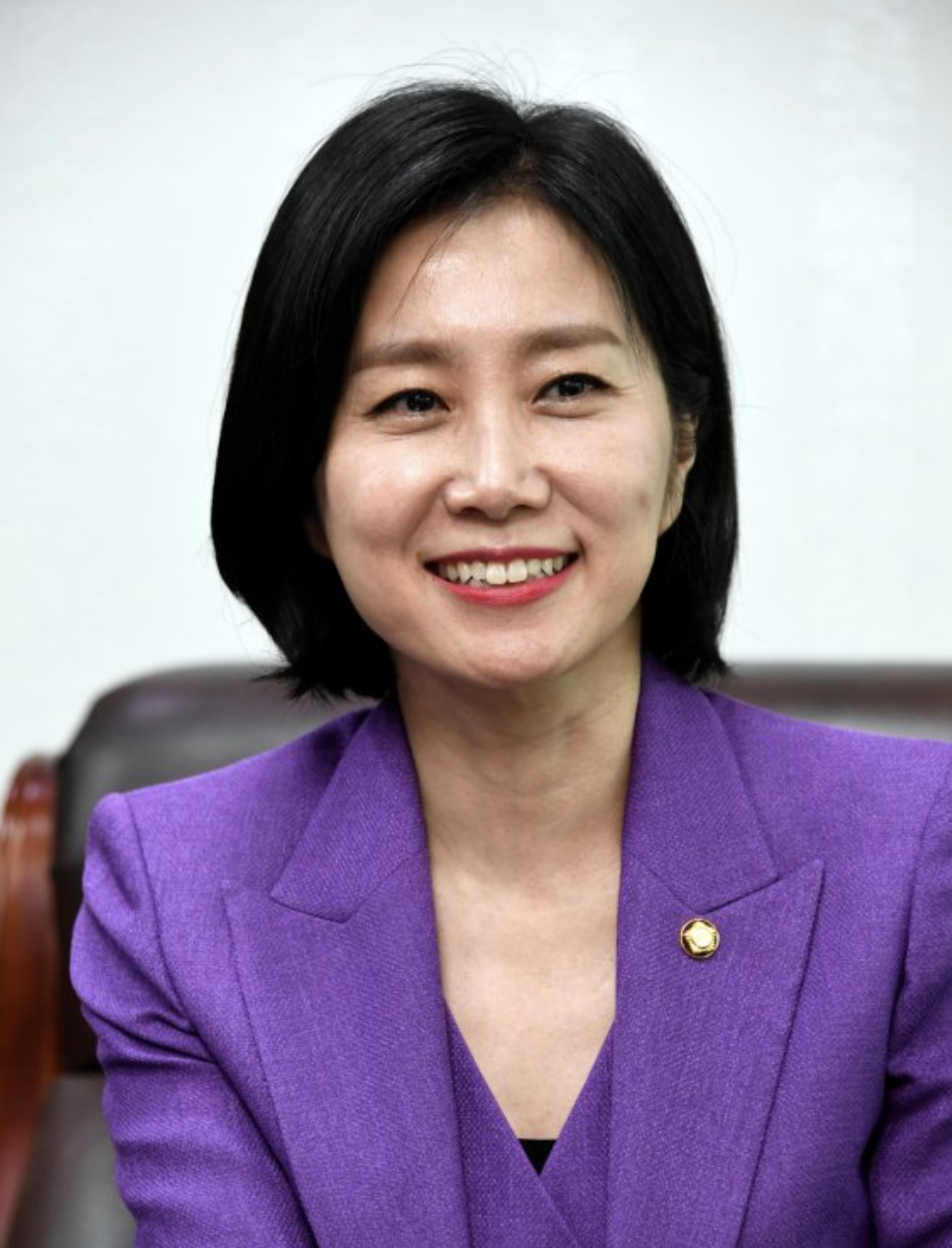 허은아24