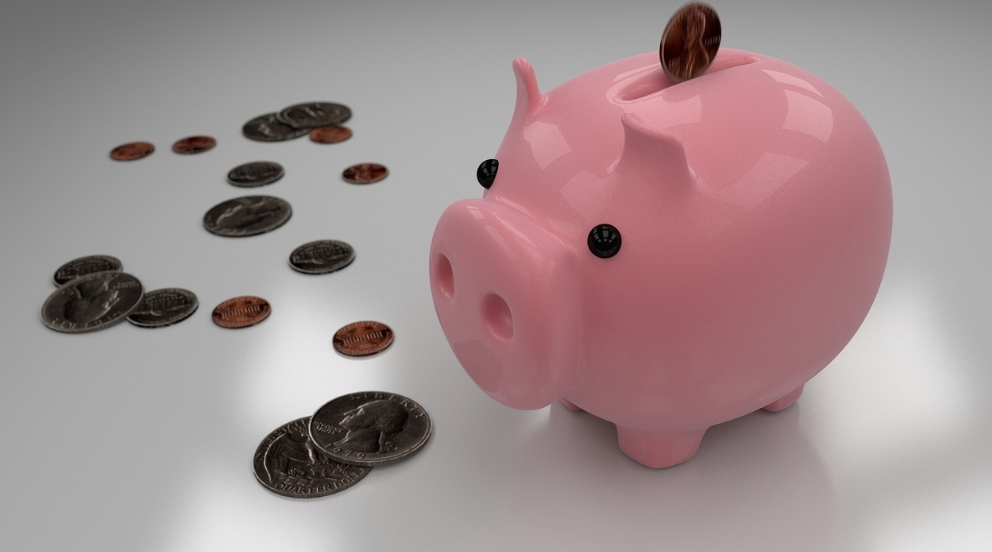 저금을 나타내는 돼지 저금통 사진