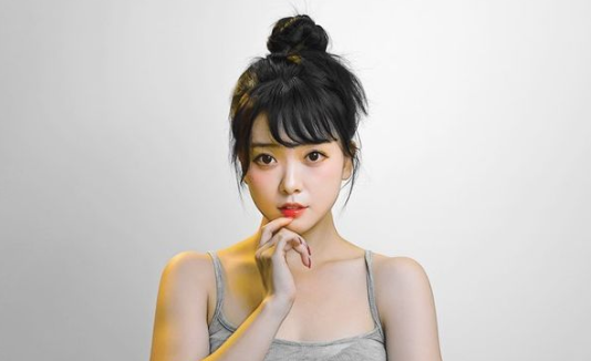 요요미 프로필 나이 키 인스타 화보 청바지 맥심 다리 과거 레전드 본명
